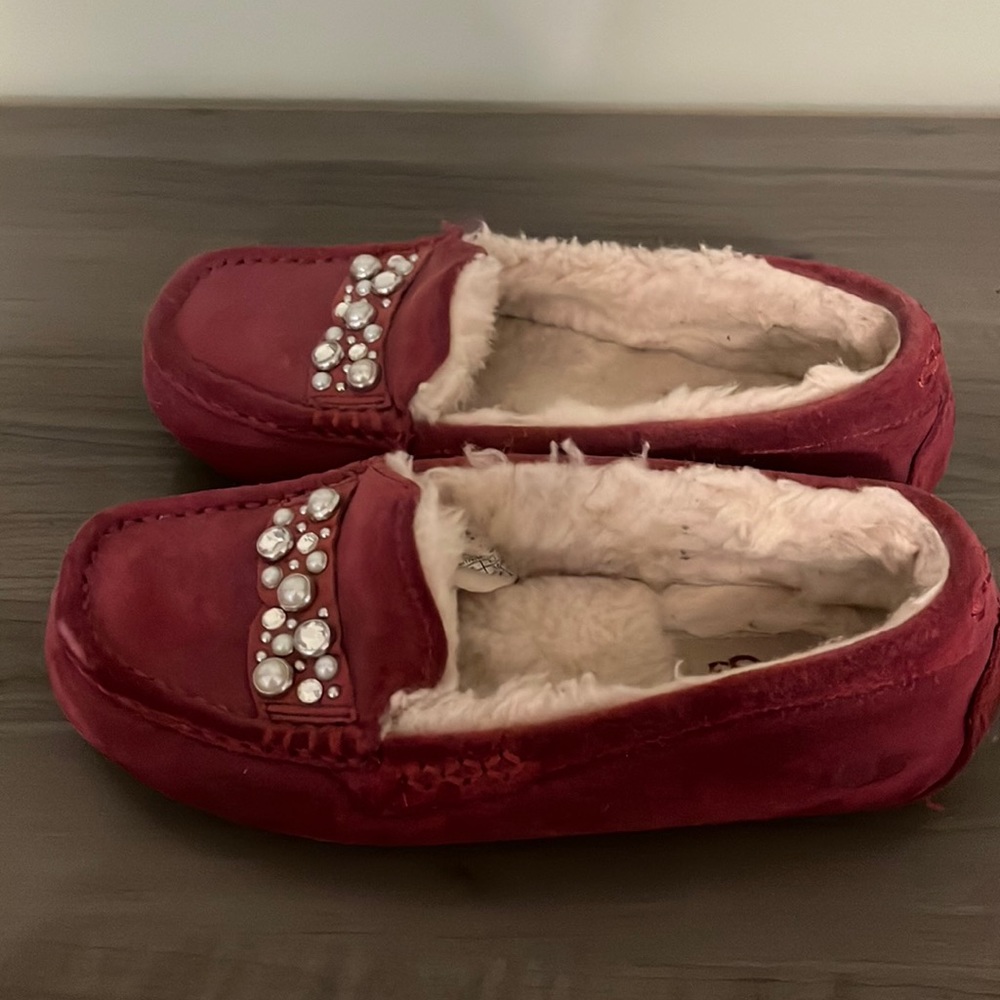 UGG ANSLEY BRILLIANT SWAROVSKI CRYSTAL GARNET